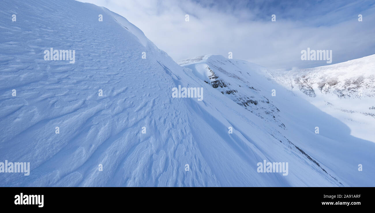 Snow Wave Ridge Morning view snowy mountain ridge hi-res stock photography and images ...