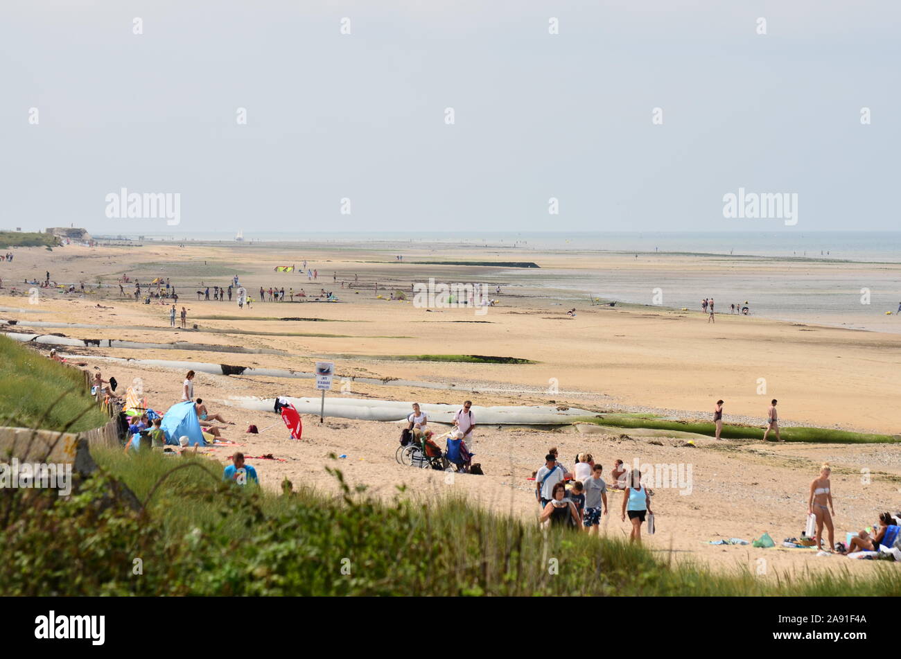 Holiday makers, Juno beach, Graye sur Mer, Normandy Stock Photo