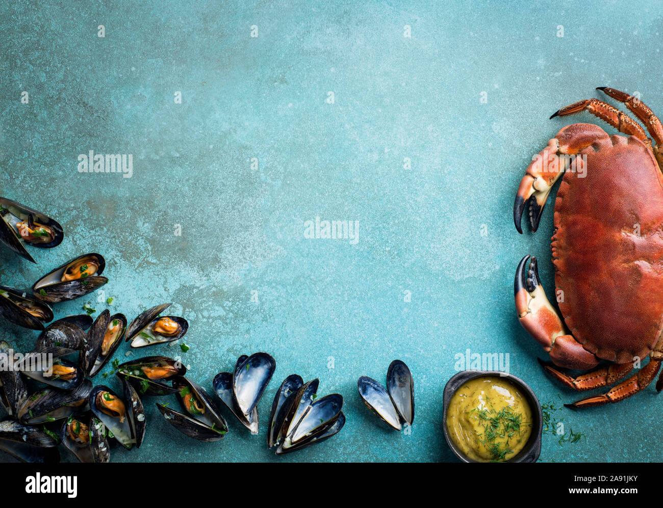 Mussels and crab Stock Photo Alamy