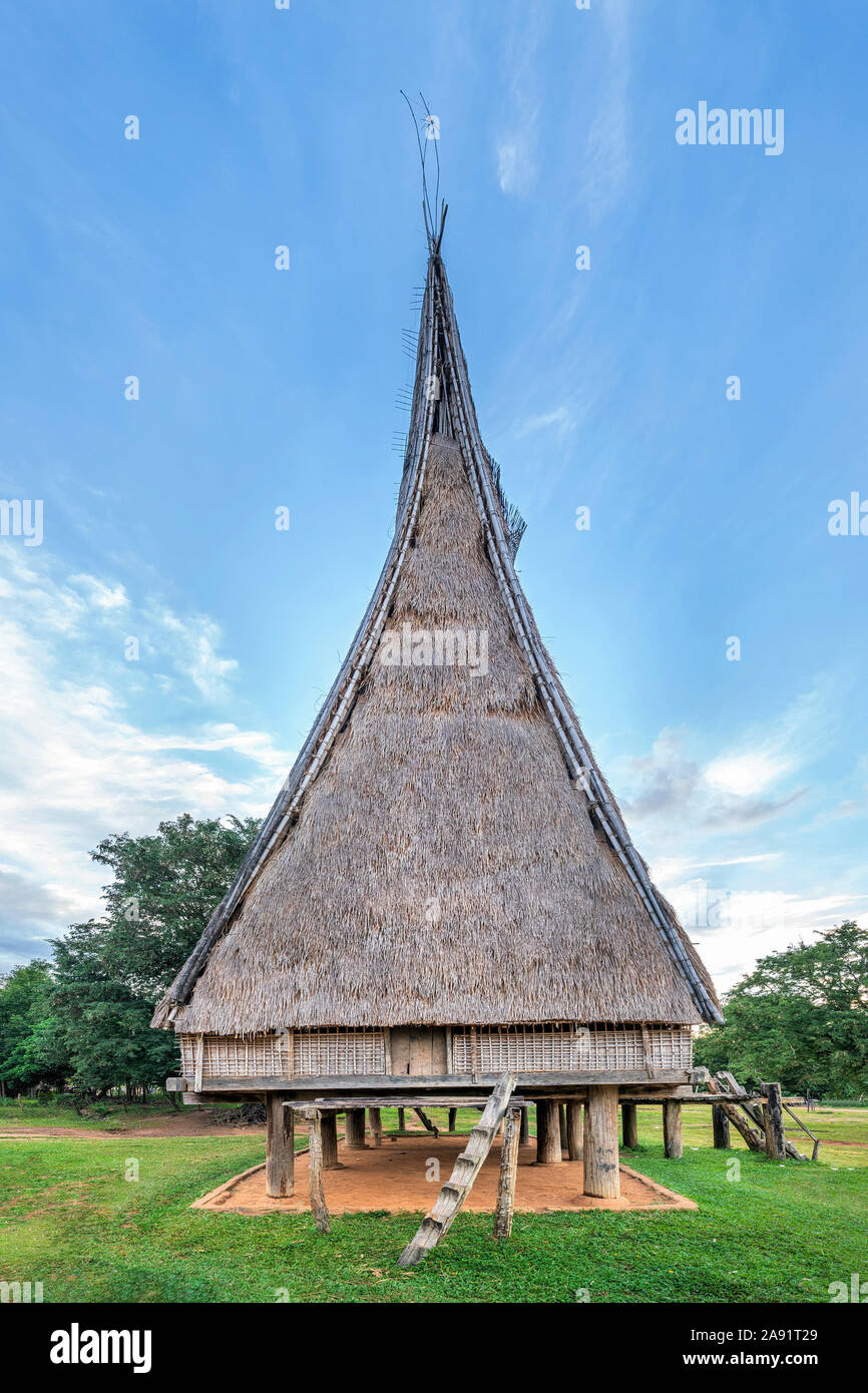 Kon K'ri or Kon Jodri traditional house in Kon Tum, Vietnam Stock Photo