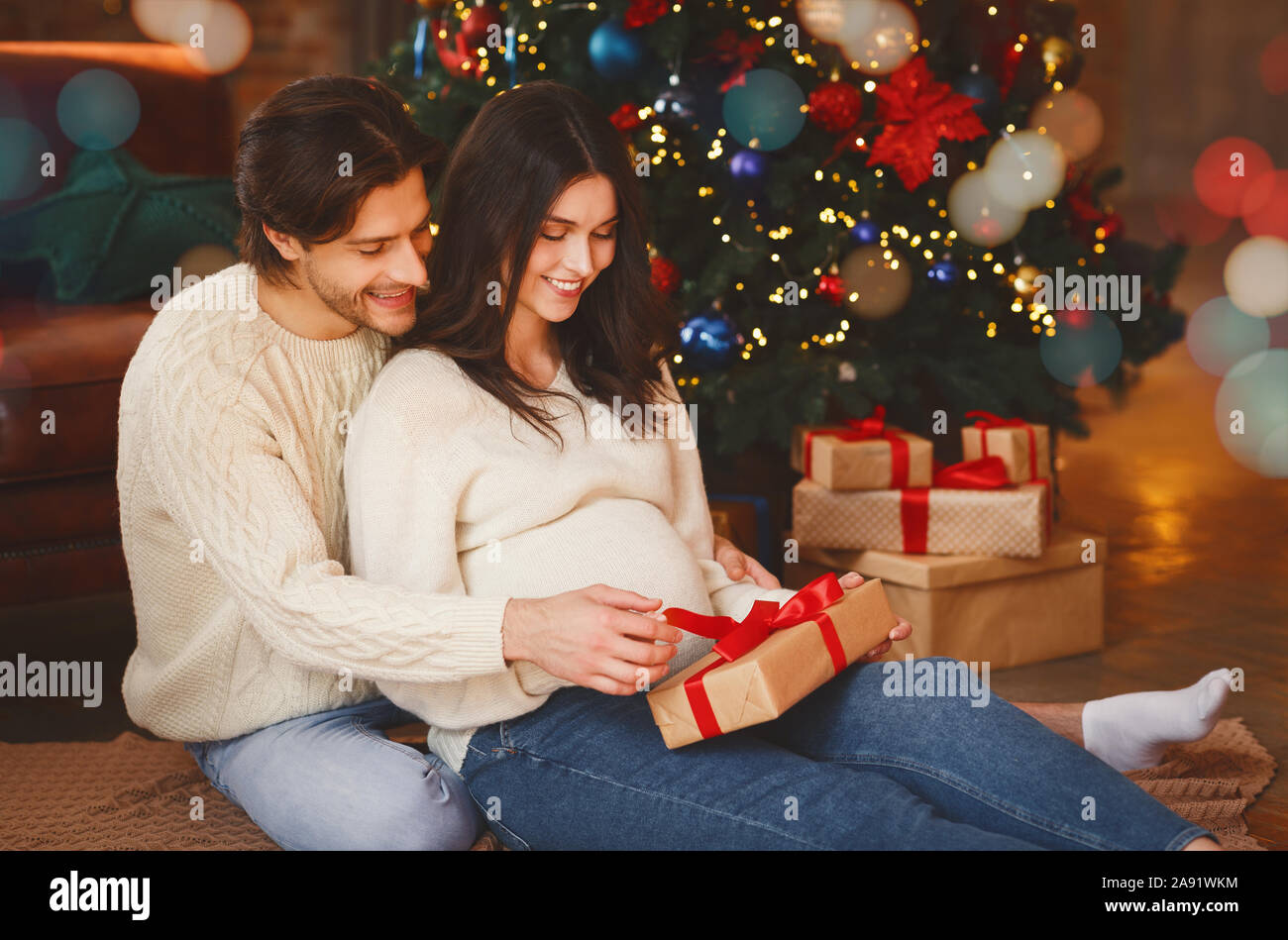 christmas gifts for pregnant wife from husband