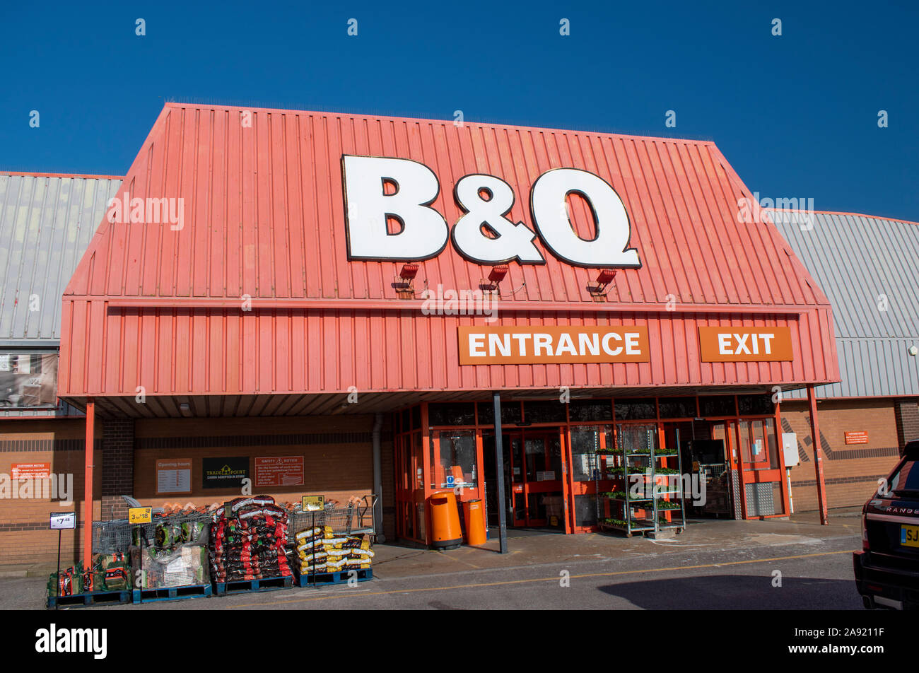 B And Q Kingfisher Hi-res Stock Photography And Images - Alamy