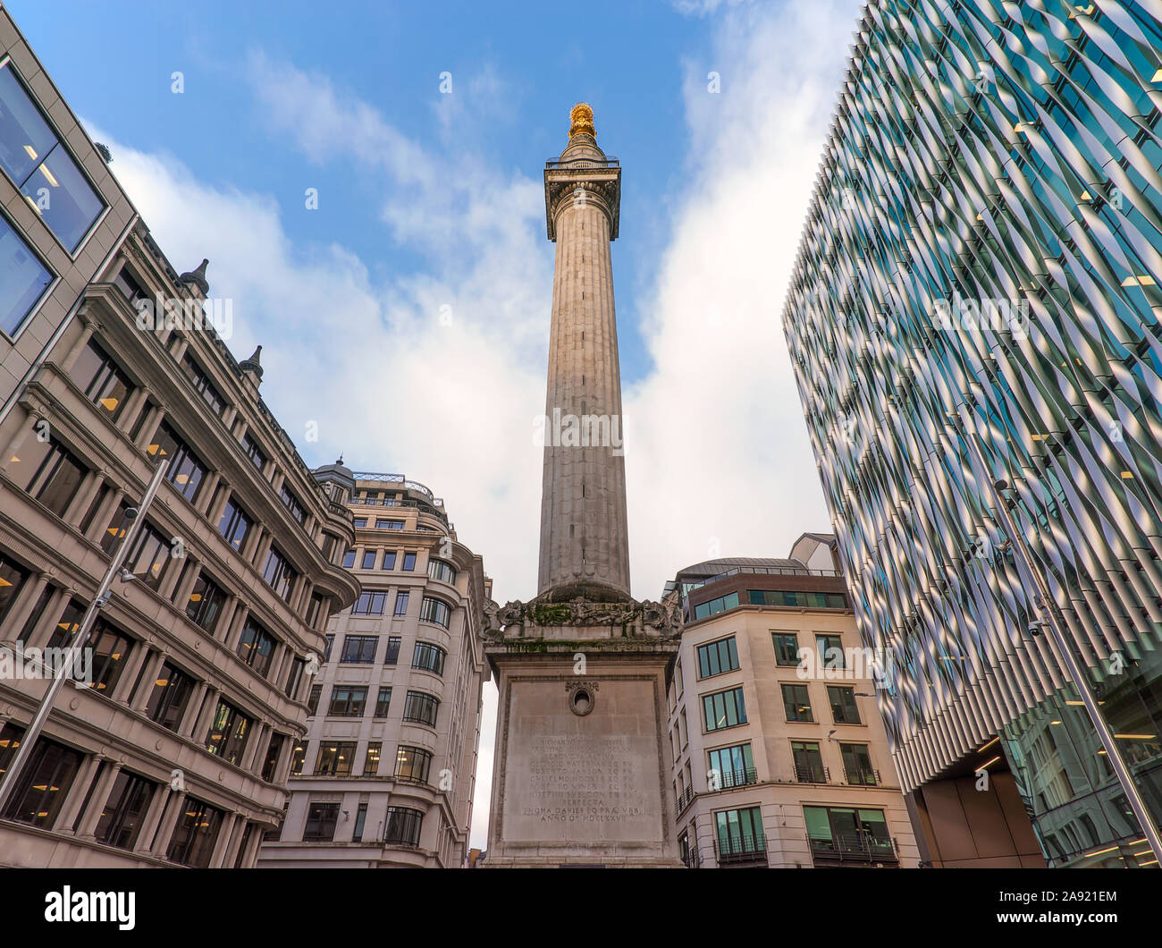 Monument to the Great Fire of London. Between 1666 to 67 devastated the great fire. the monument