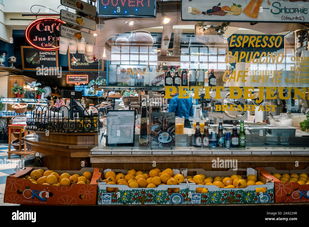 Coffee shop at the interior of the Central Station, Montreal Stock Photo Alamy
