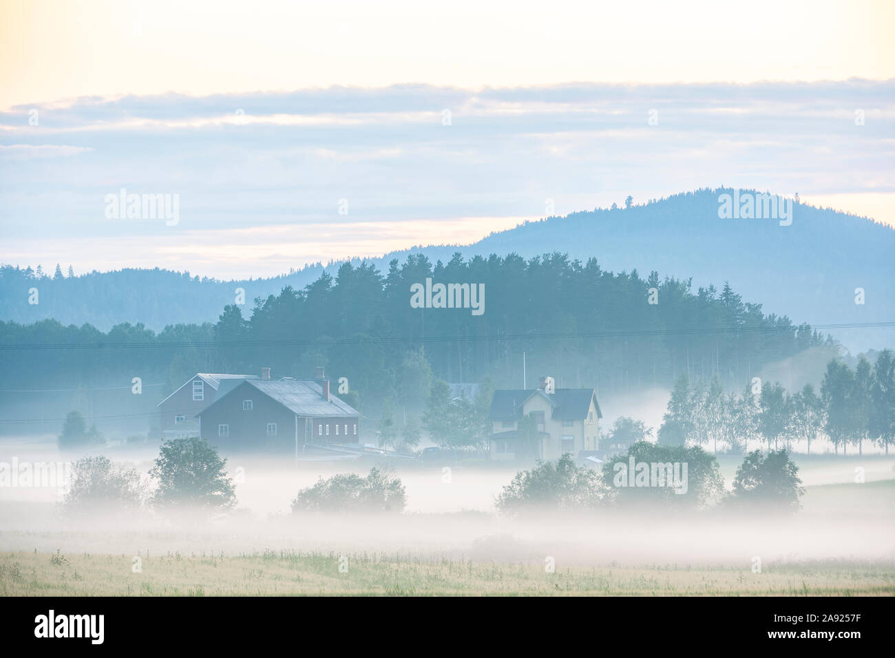 Fog landscape house hi-res stock photography and images - Alamy