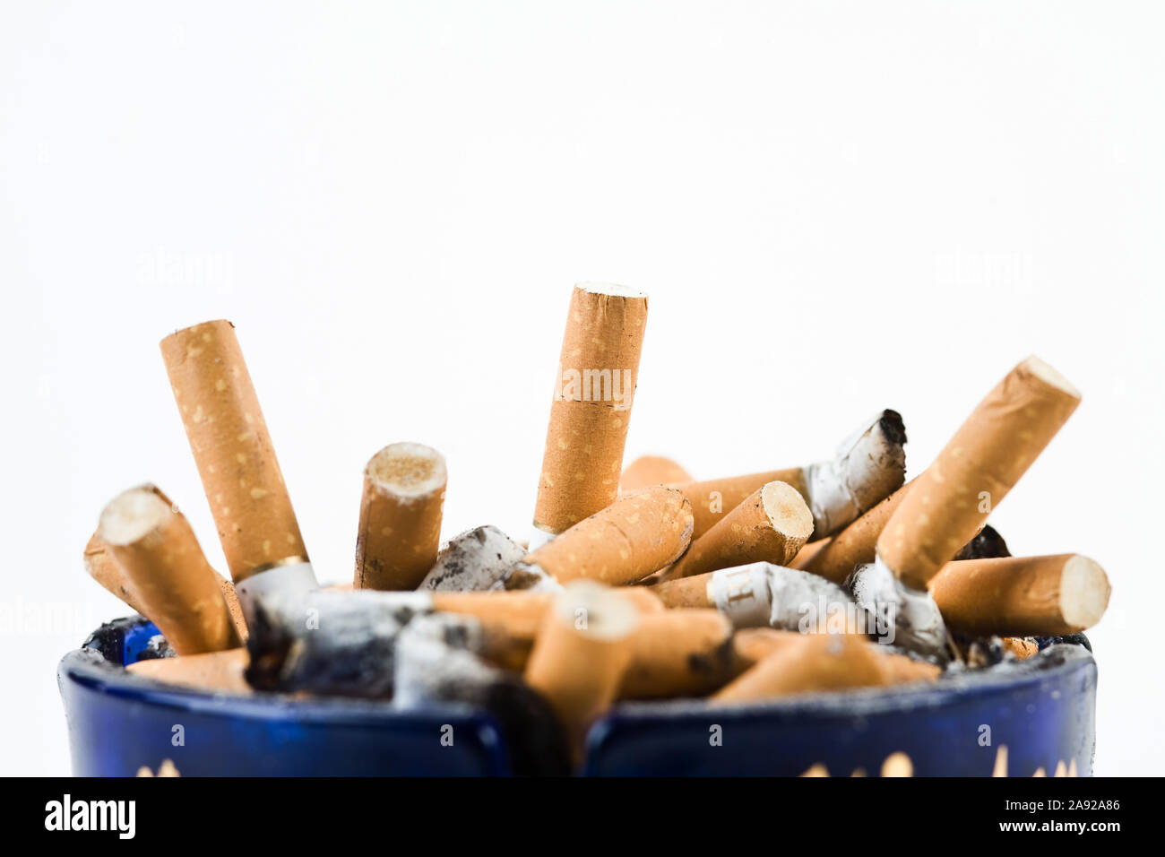 Voller Aschenbecher - Zigaretten Stock Photo