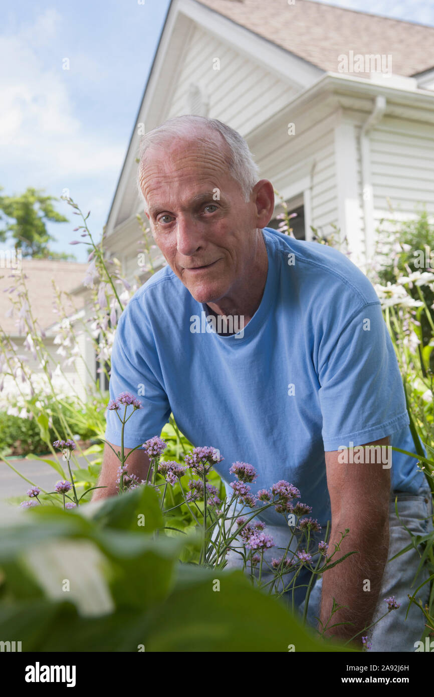 Man garden house hi-res stock photography and images - Alamy