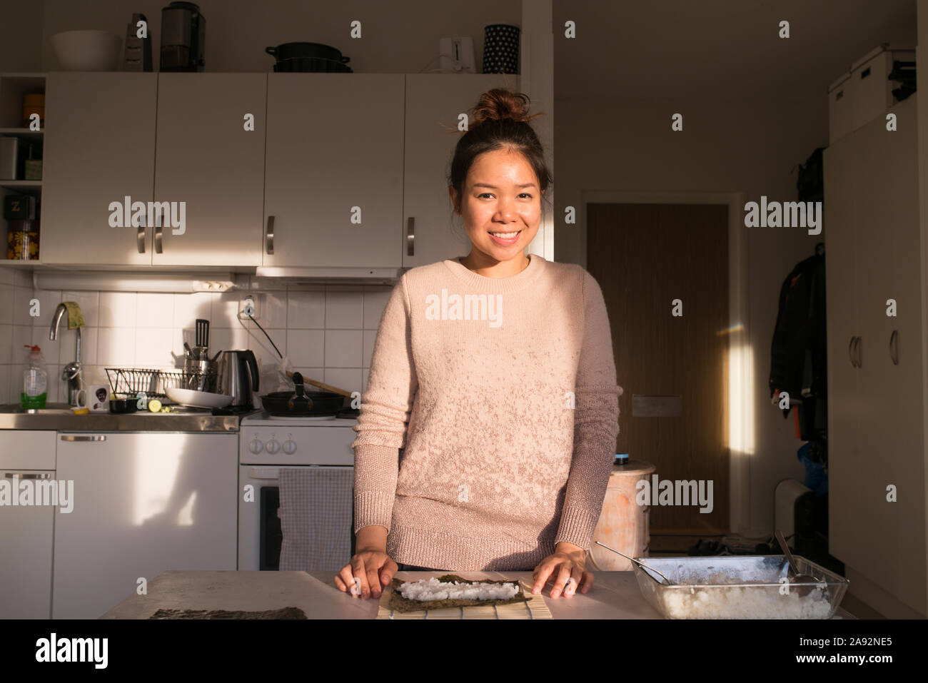 Kitchen woman cooking japanese hi-res stock photography and images - Alamy