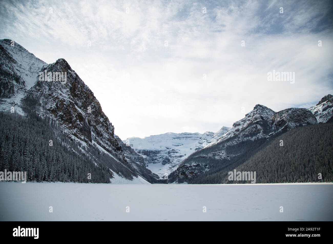 Lake louise winter hi-res stock photography and images - Alamy