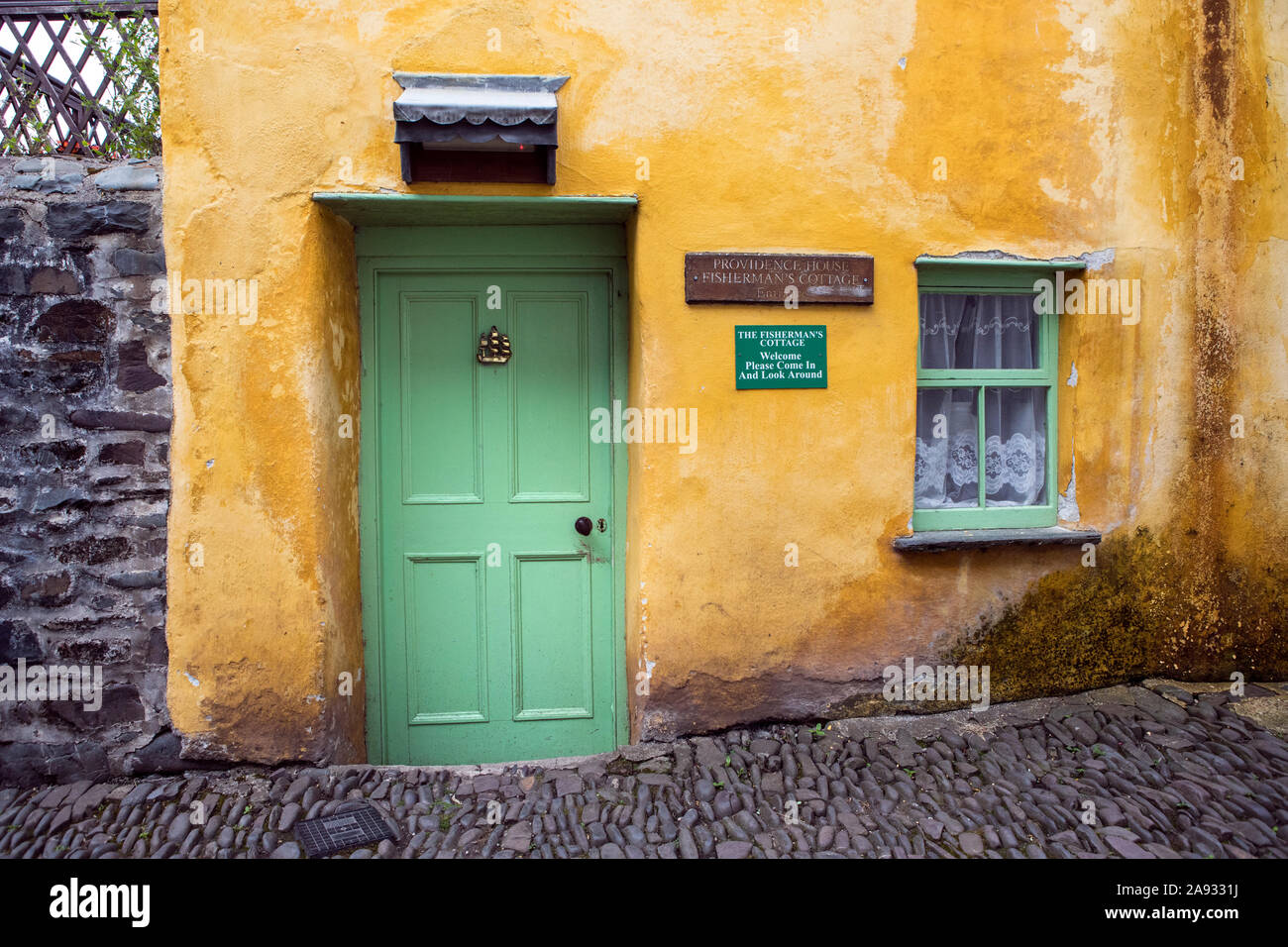 Historic fishermans cottage hires stock photography and images Alamy