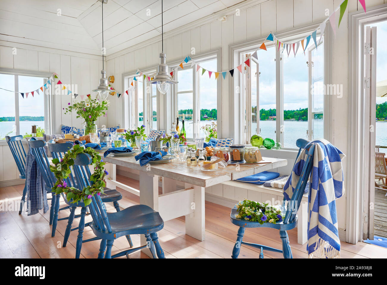 Dining room set for party Stock Photo - Alamy