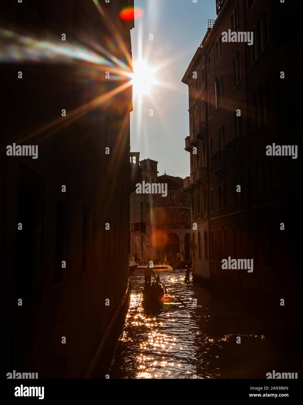 Sunset gondola ride venice hi-res stock photography and images - Alamy