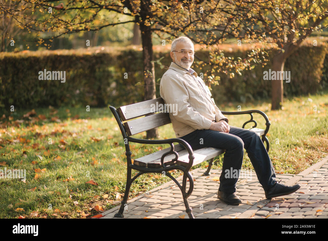 Senior gray haired old 60s hi-res stock photography and images - Alamy