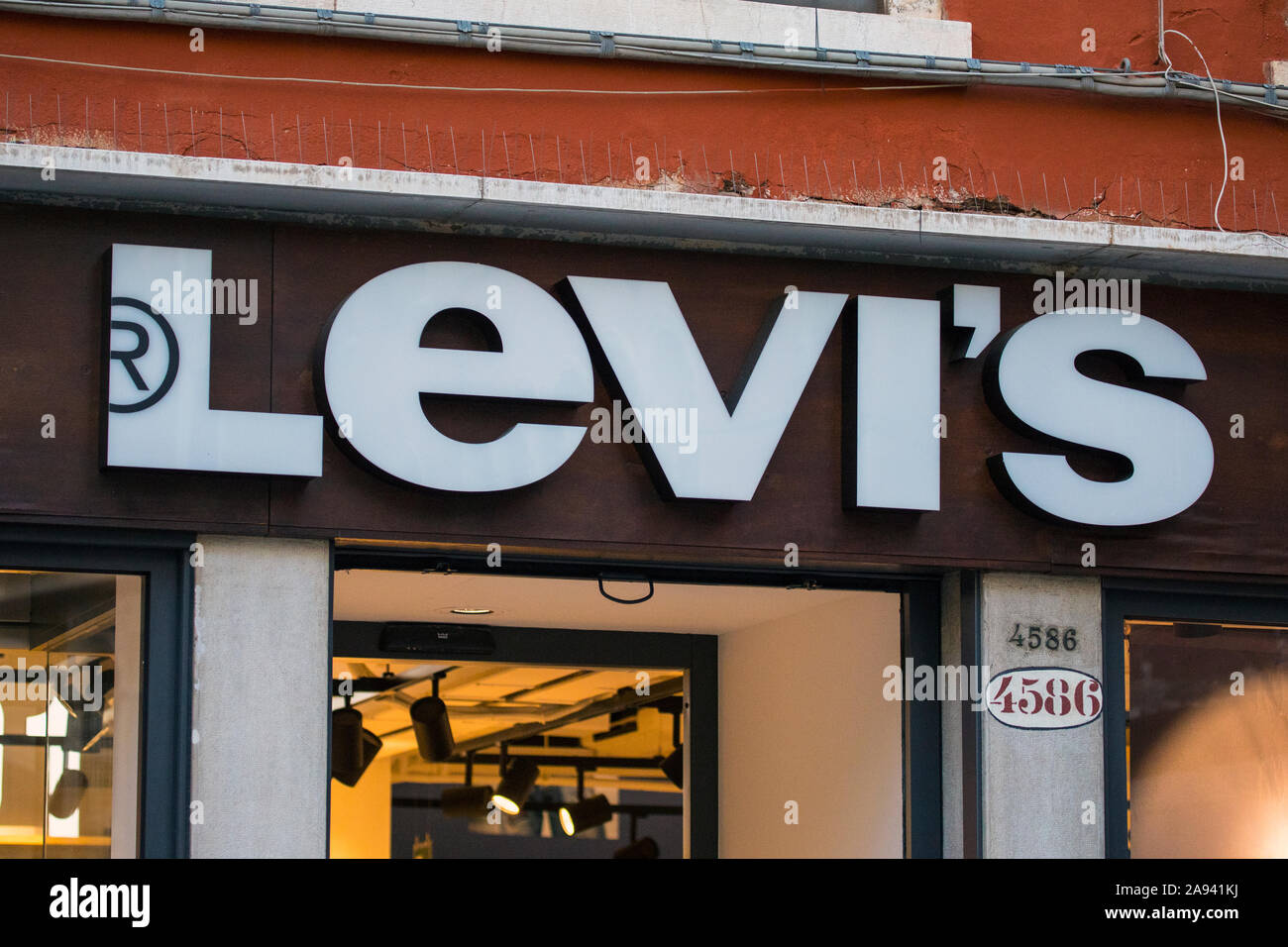 levis italy