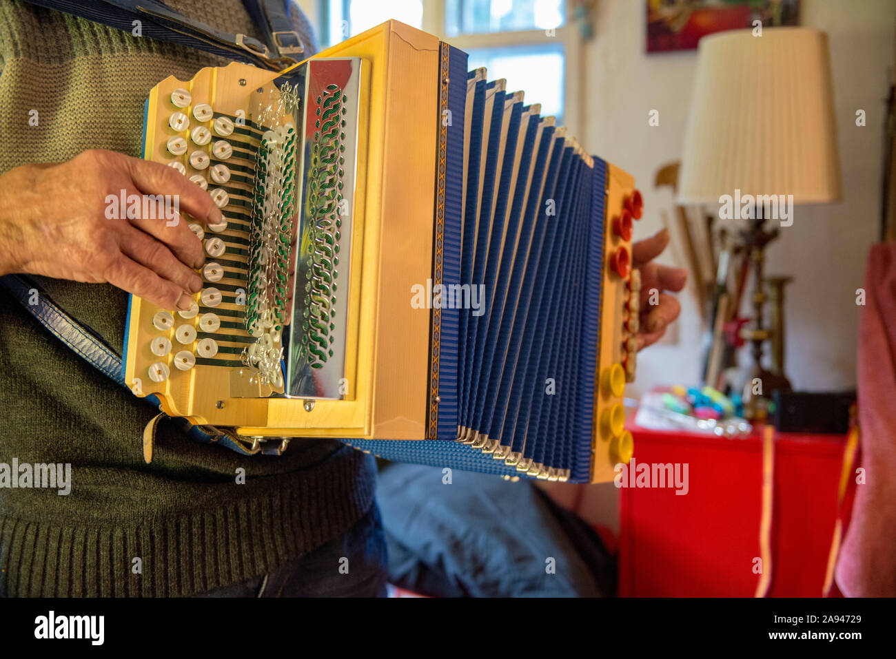 Accordeon hi-res stock photography and images - Alamy