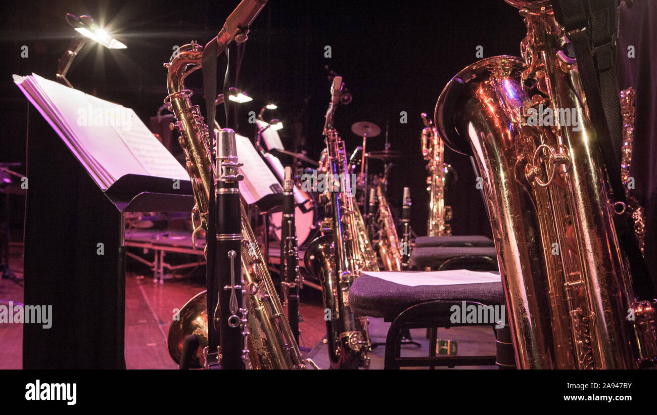 Horn section hi-res stock photography and images - Alamy