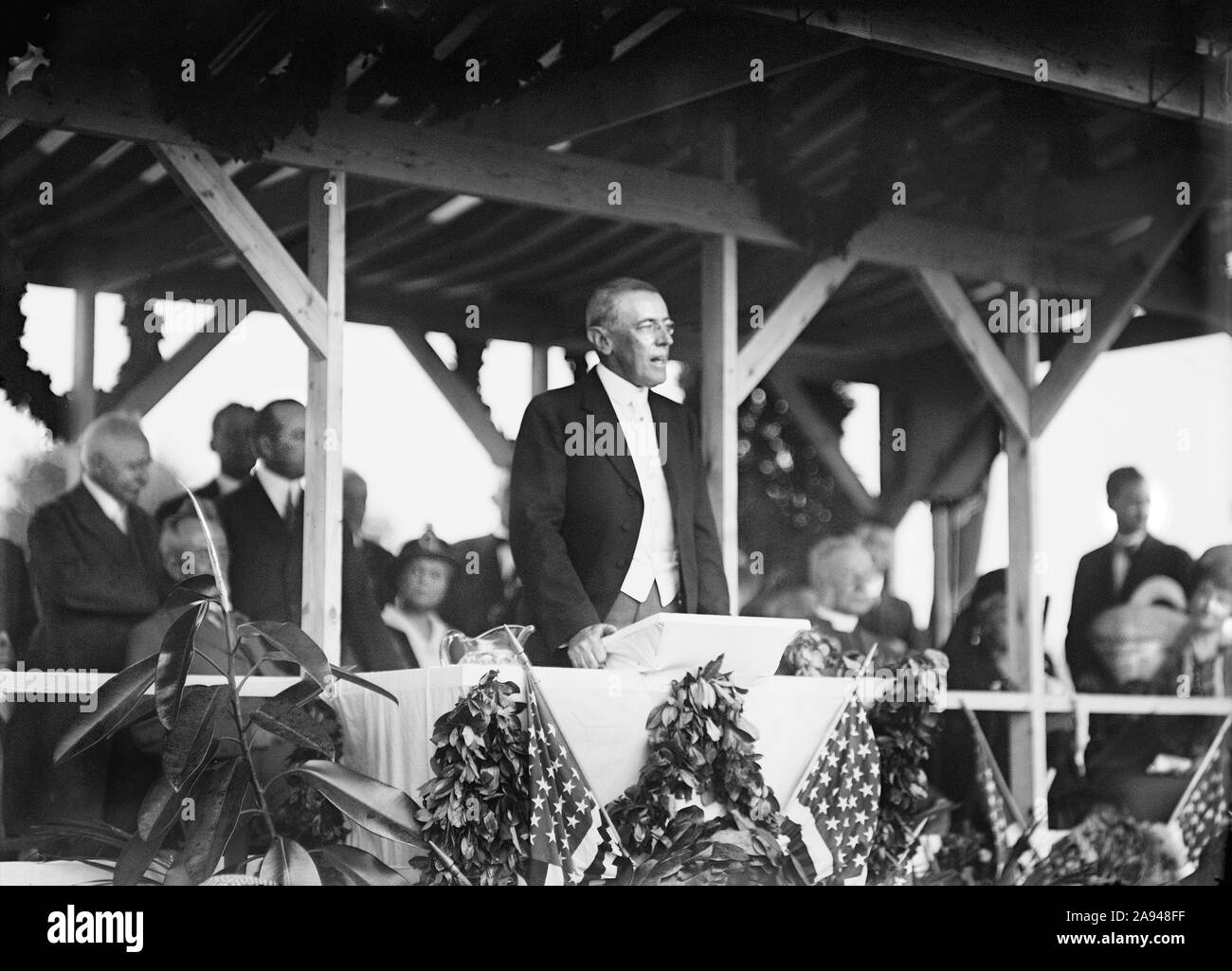 U.S. President Woodrow Wilson Addressing Crowd at Dedication of Confederate Memorial at Arlington National Cemetery, Arlington, Virginia, USA, Harris & Ewing, June 4, 1914 Stock Photo