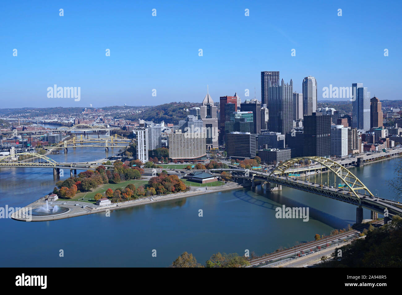 PITTSBURGH - NOVEMBER 2019:  A spectacular view of Pittsburgh's downtown skyline and rivers meeting at Fort Pitt Park from Mount Washington. Stock Photo