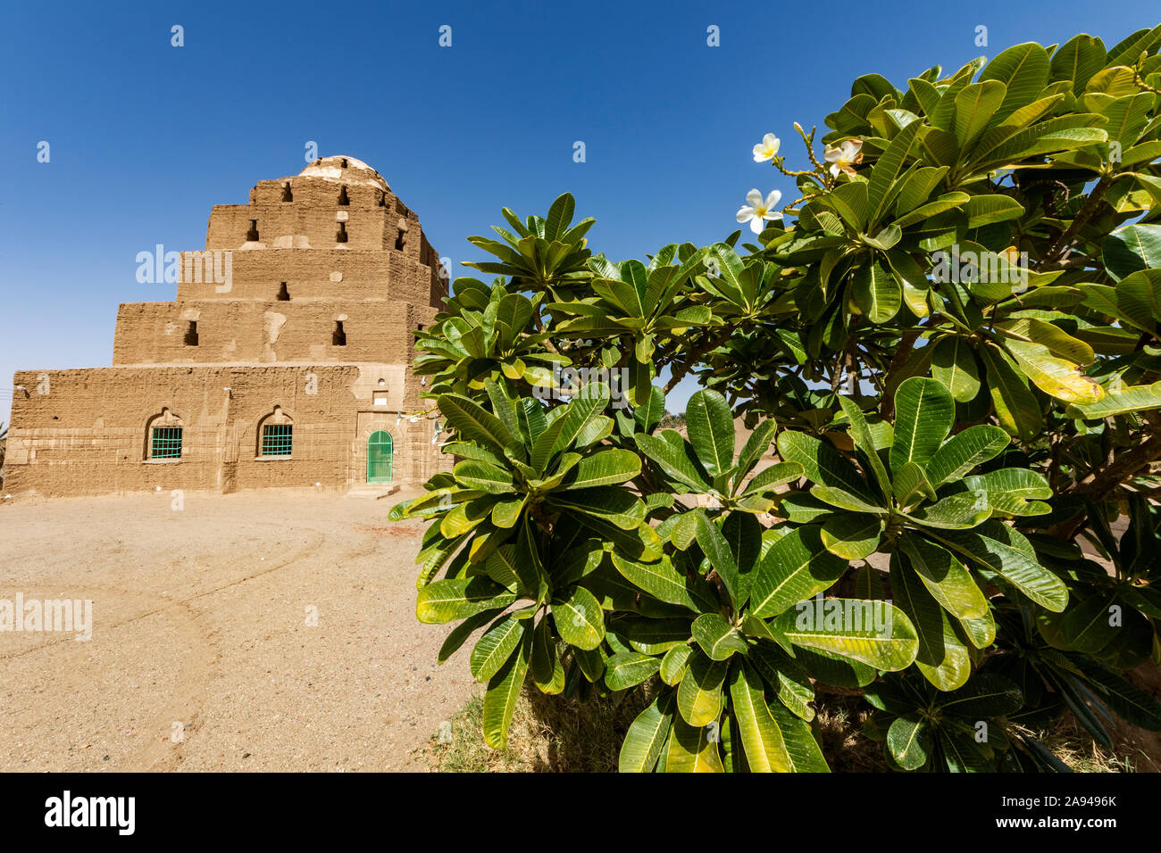 Mausoleum of a Sufi saint made of mudbricks; Koyeka, Northern State, Sudan Stock Photo