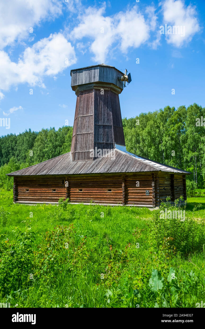 Housewarming Basket — The Rusted Windmill