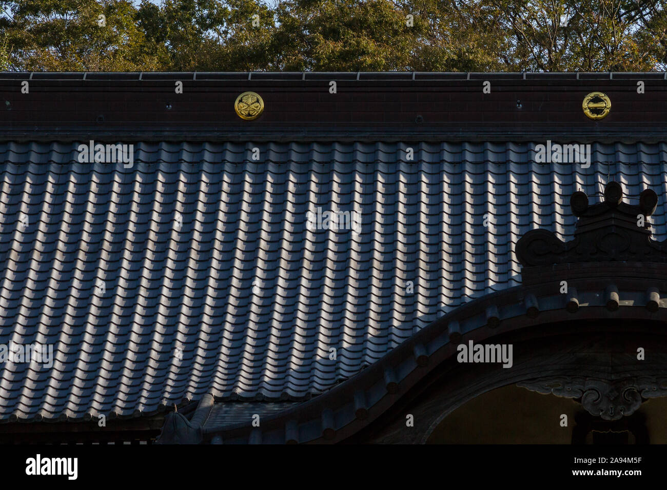 The roof of Yutenji temple, Yutenji, Tokyo, Japan Stock Photo Alamy