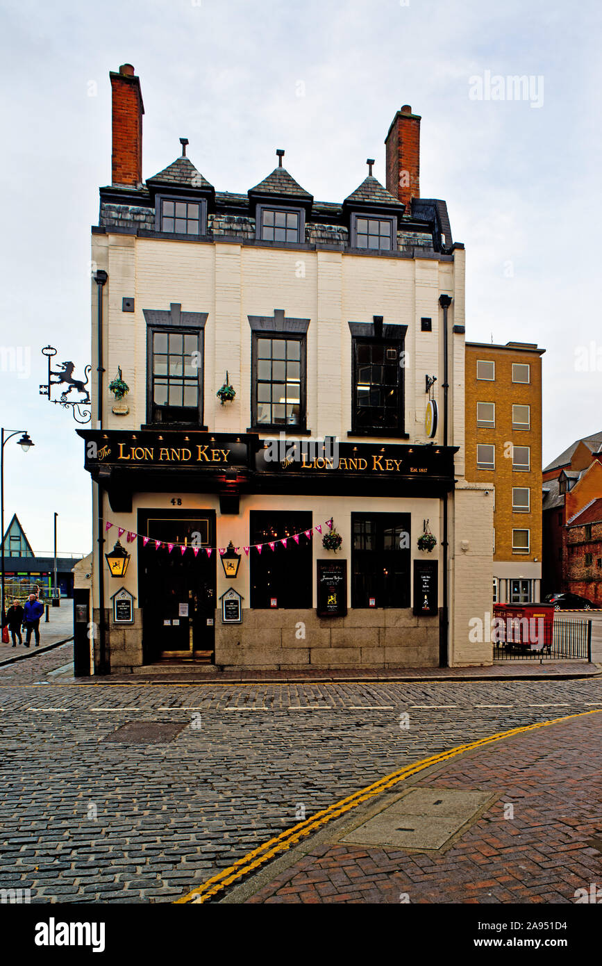 Hull old town hires stock photography and images Alamy