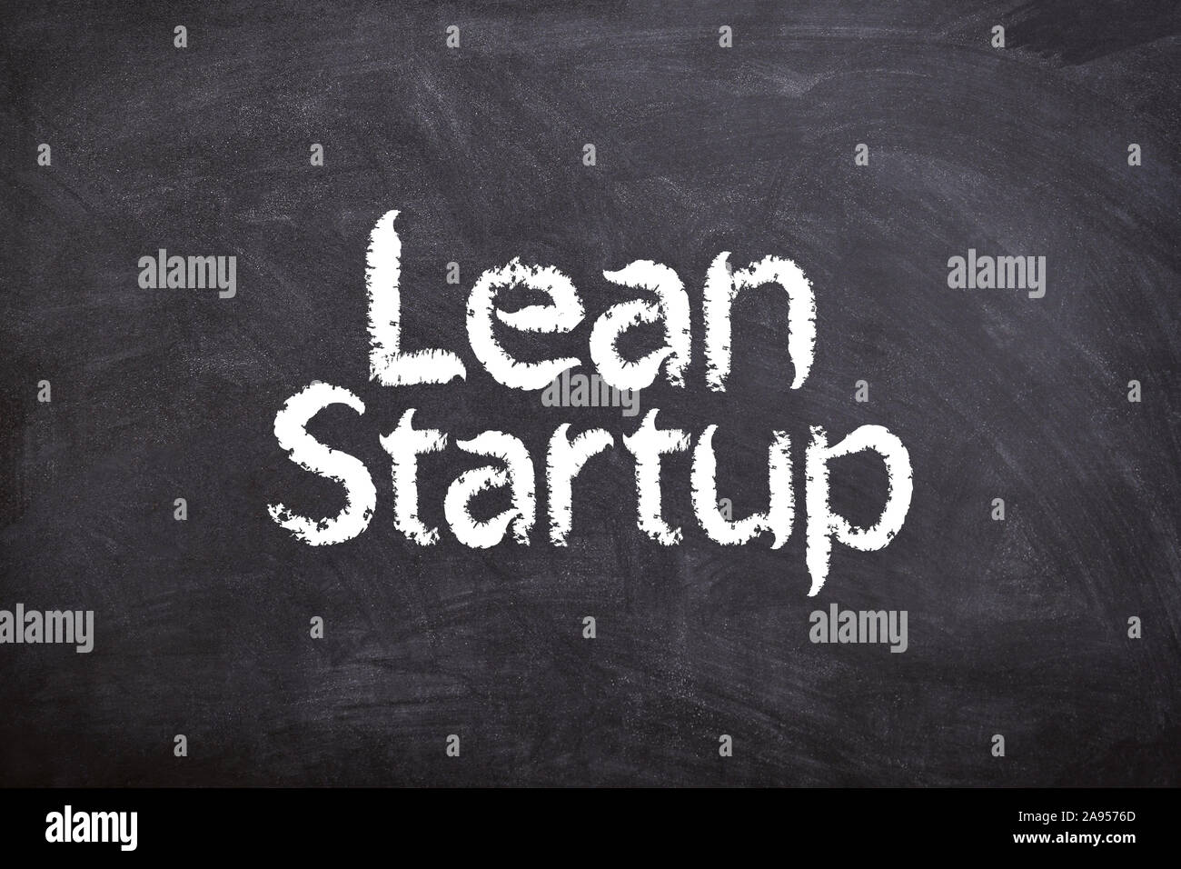 Lean Startup - Schrift/font- Kreide/chalk -Tafel/board Stock Photo