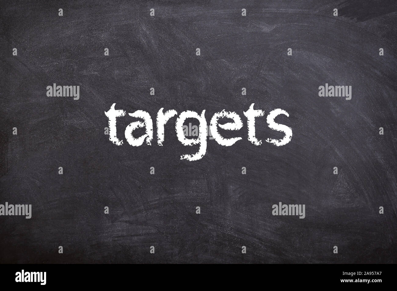 targets Schrift/Font Kreide/chalk Tafel/board Stock Photo Alamy