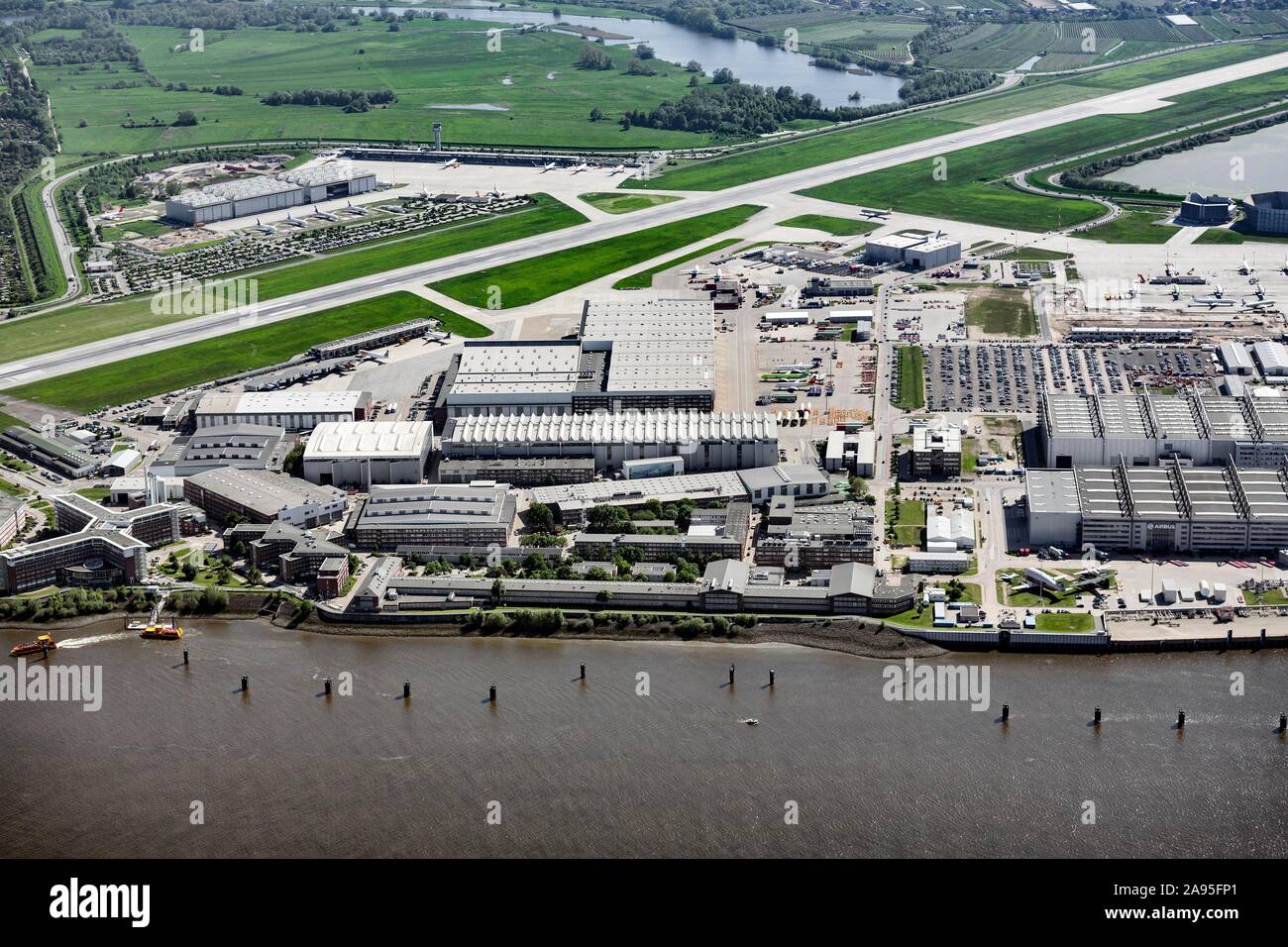 Airbus, factory site with production shipyard and airport, Finkenwerder, Hamburg, Photo - Alamy