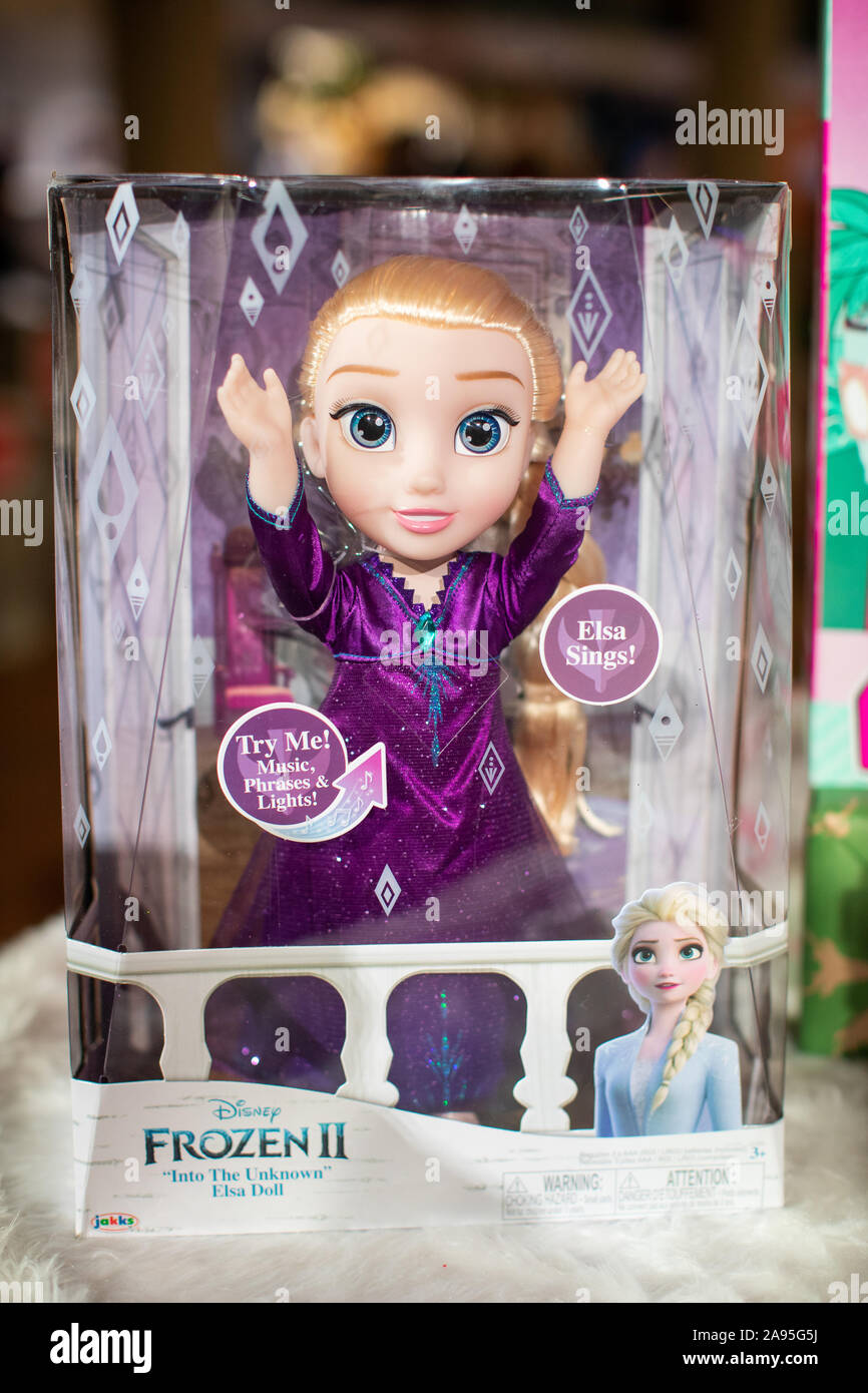 Disney Frozen 2 : Elsa Singing Doll 12 (Disney Store)