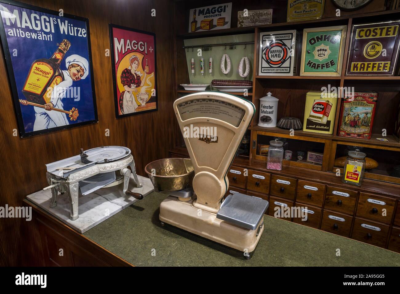 Shop interior 1950s hi-res stock photography and images - Alamy