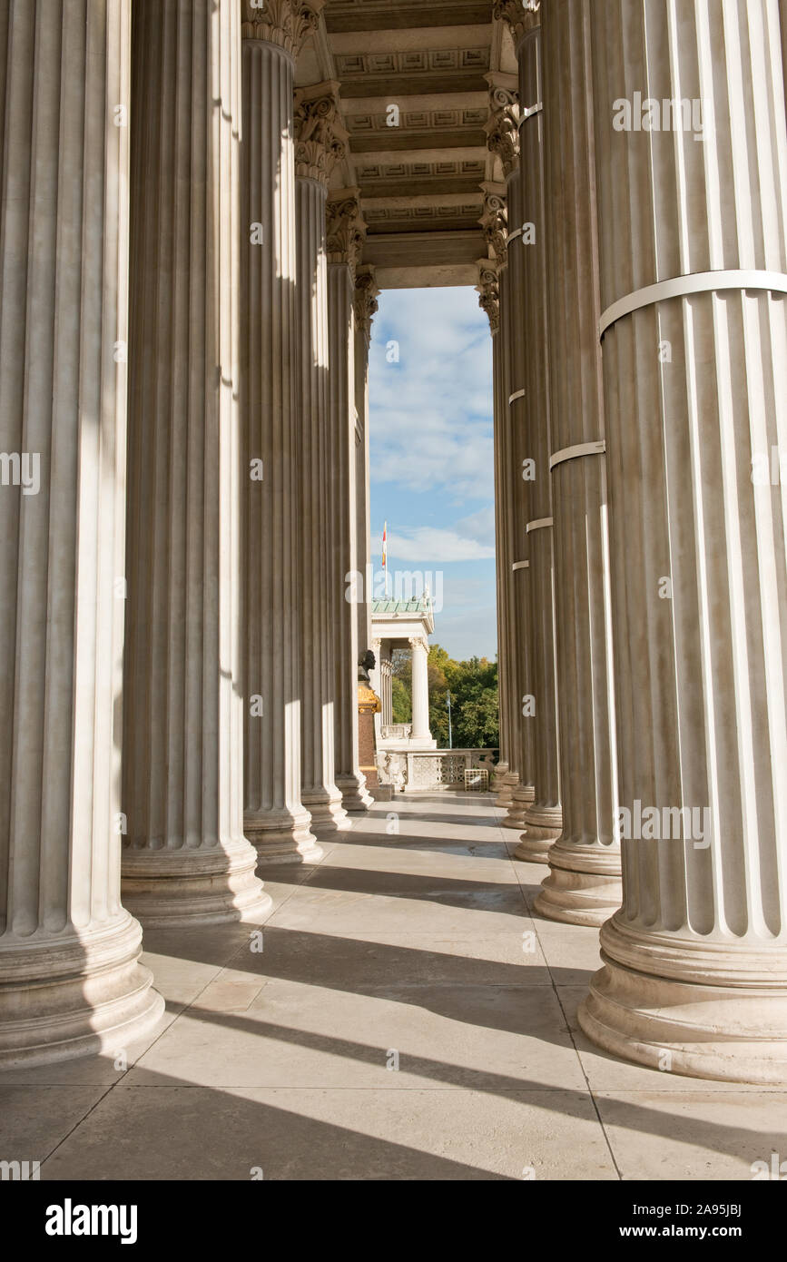 Austrian Parliament Building. Ringstraße, Innere Stadt, Vienna Stock Photo