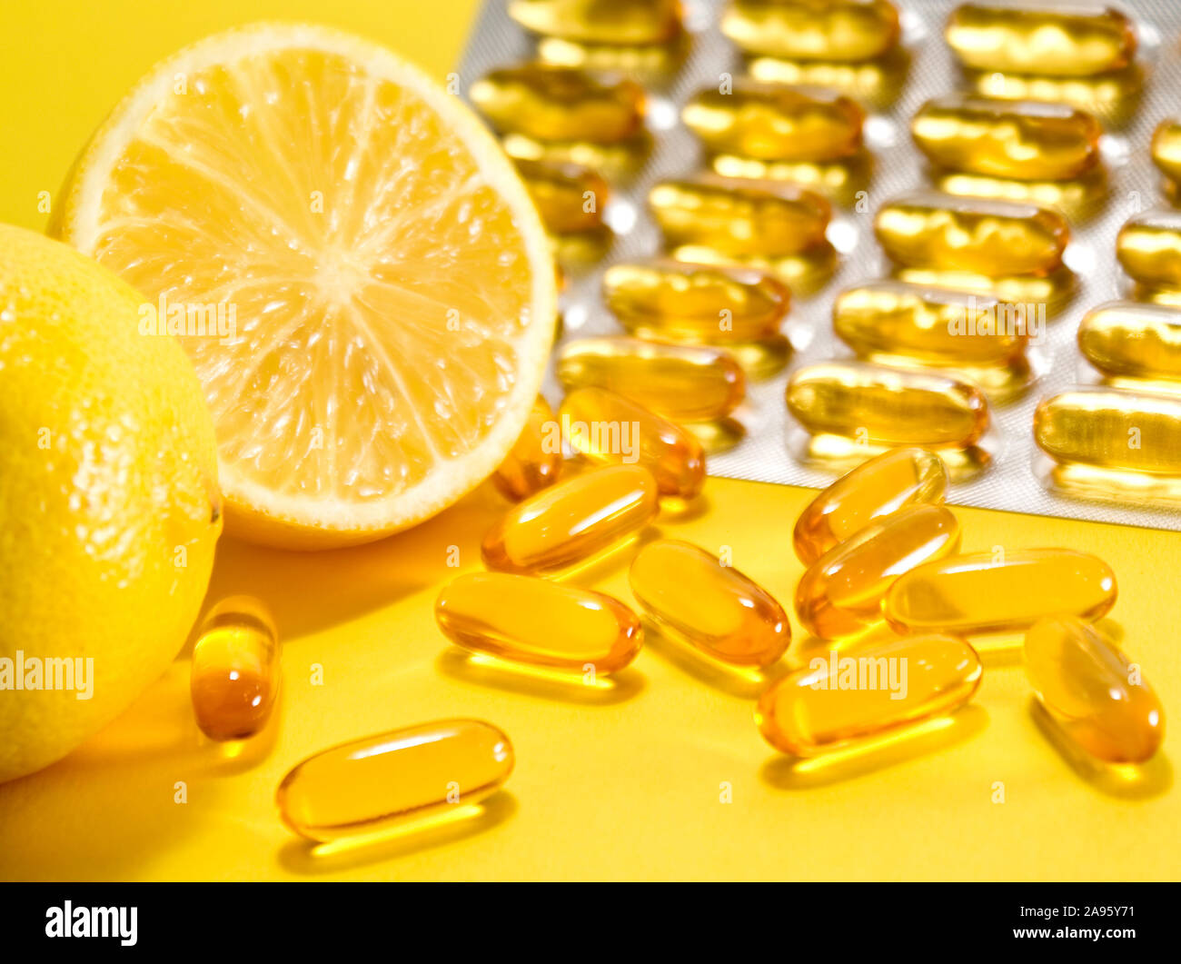 Vitamin c pills and lemons Stock Photo Alamy