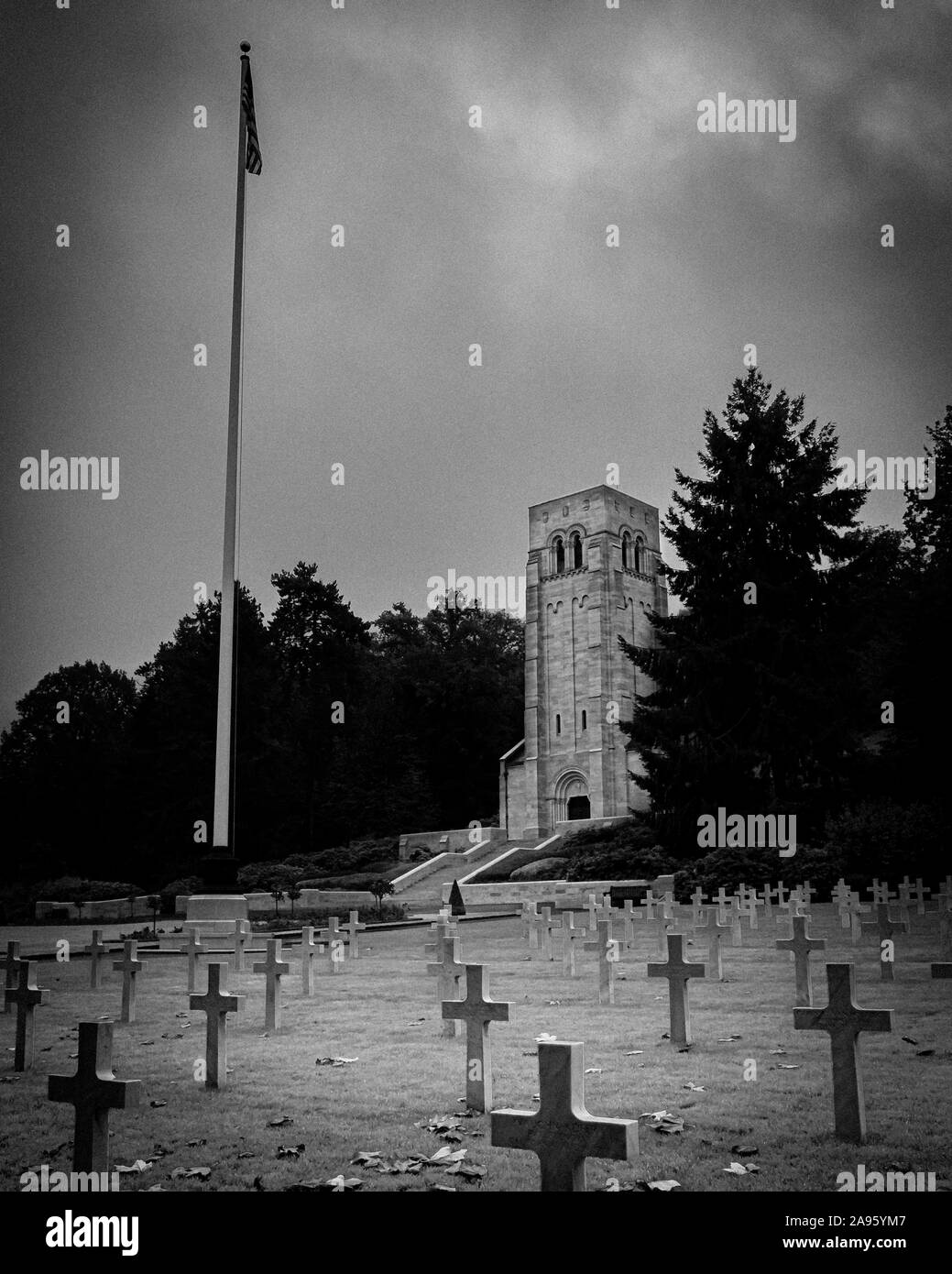 With headstones lying in a sweeping curve, the 42.5-acre Aisne-Marne American Cemetery and Memorial in France, sits at the foot of Belleau Wood. Stock Photo