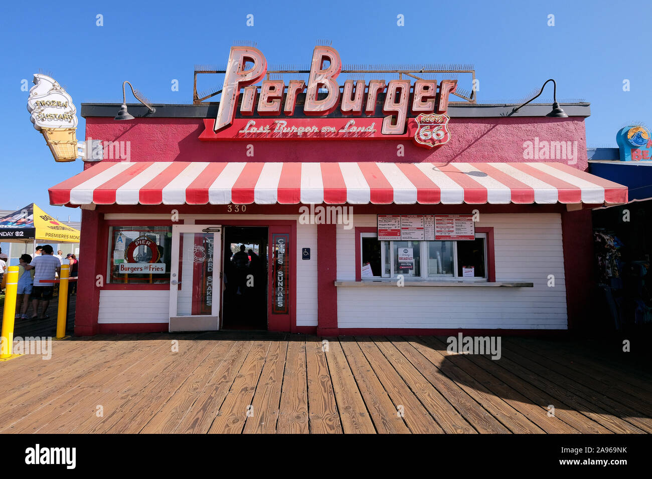 Burger Diner on Santa Monica Pier, Santa Monica, Kalifornien, USA Stock Photo