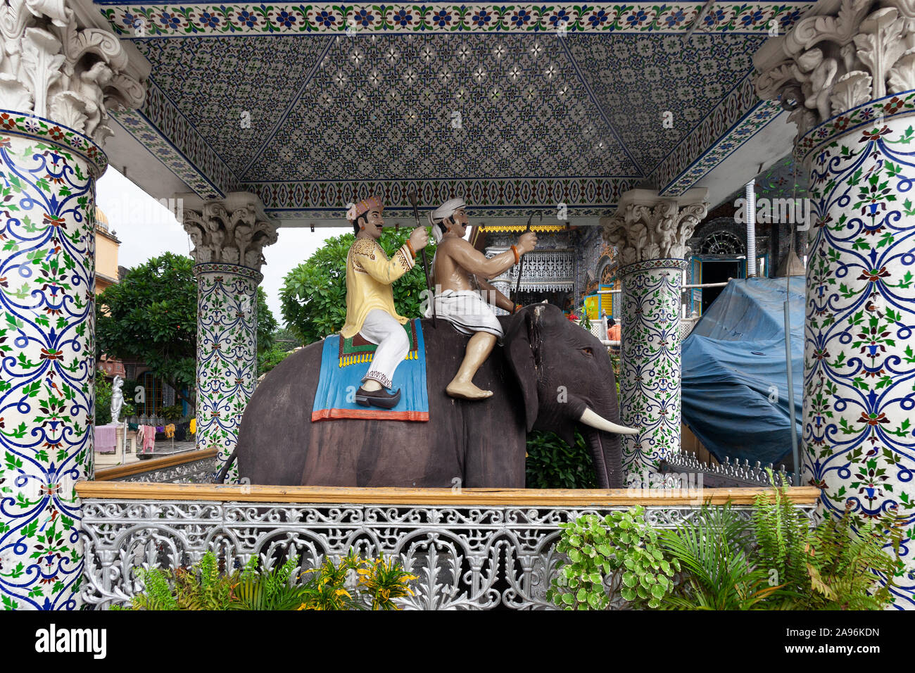 14 Aug 2007 Sculpture, covered with parshwanath jain temple, kolkata, west bengal, india, asia Stock Photo