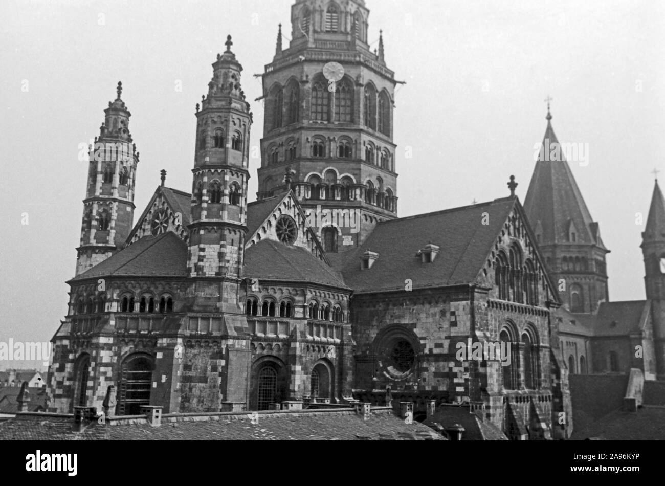 Der Hohe Dom Sankt Martin zu Mainz, Deutschland 1961. Mainz cathedral of Saint Martin, Germany 1961. Stock Photo