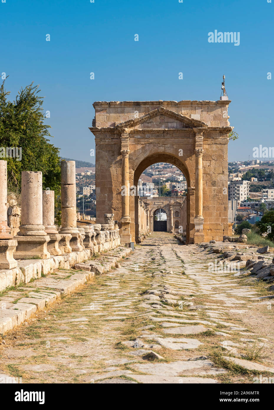 North Gate and Cardo Maximus street, Jerash,  Jordan Stock Photo