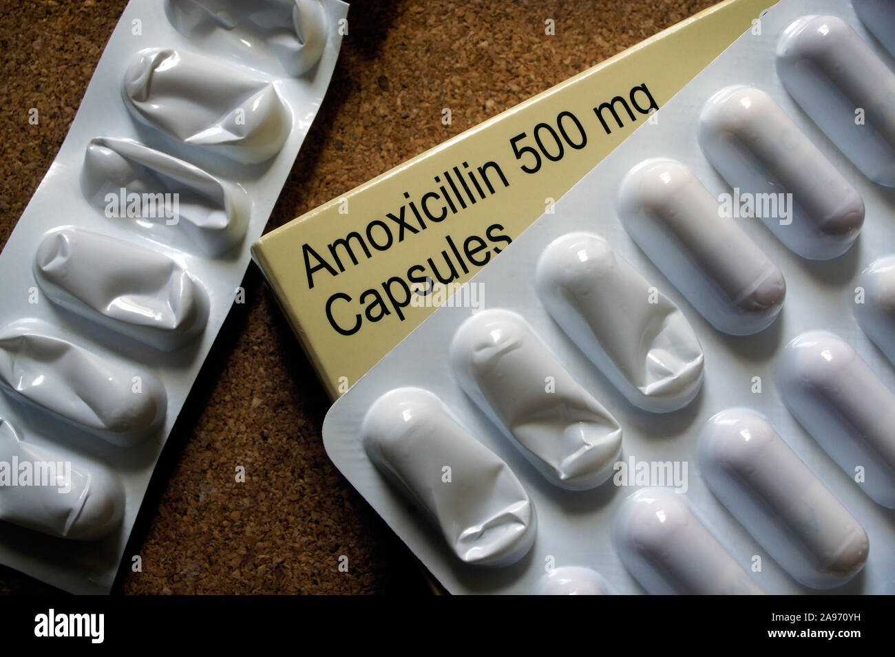 Pack of Amoxicillin 500mg Capsules with capsule Sheet.. Widely used antibiotic drug. Manufacturer: Accord Healthcare. Stock Photo