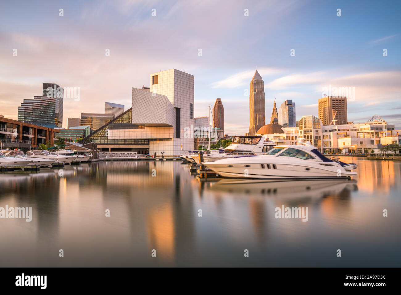 Cleveland, Ohio, USA downtown city skyline and harbor at twilight. Stock Photo