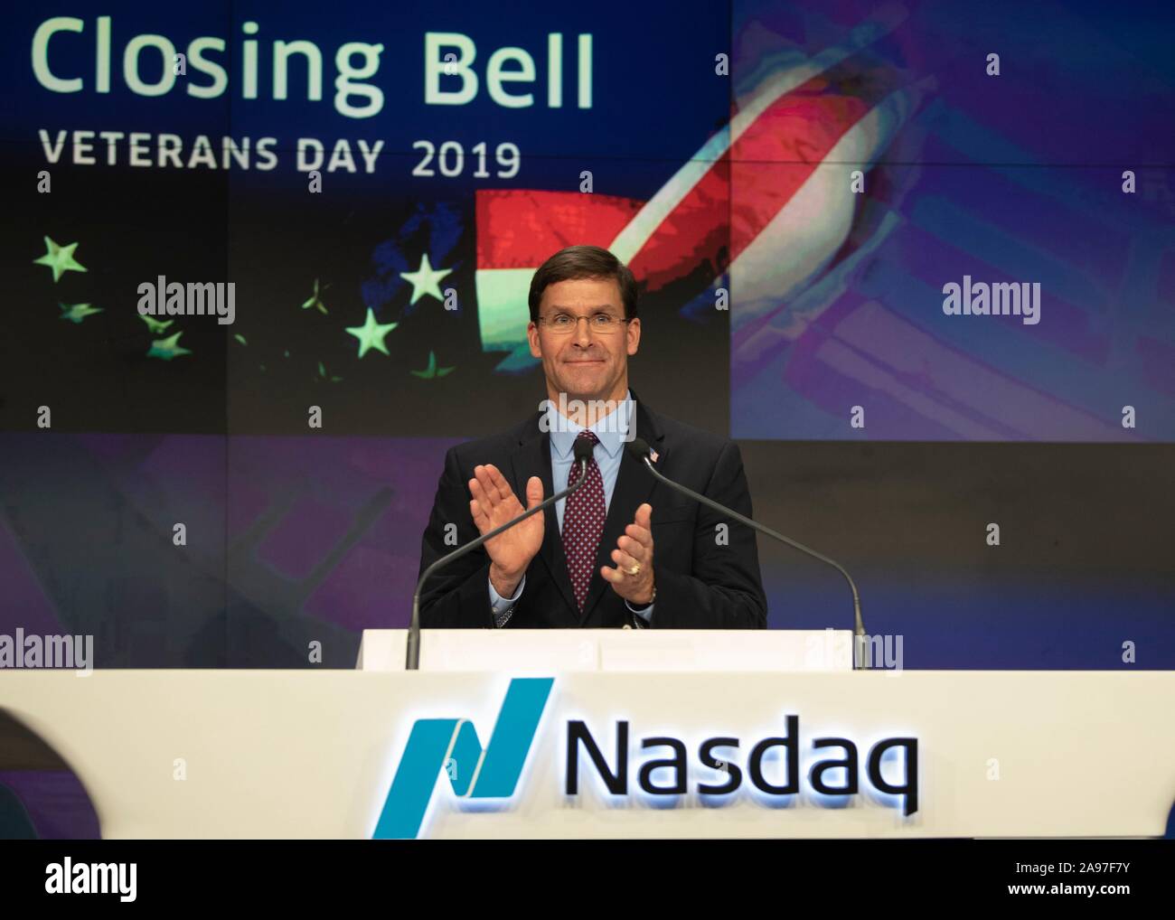 Nasdaq bell hi-res stock photography and images - Alamy