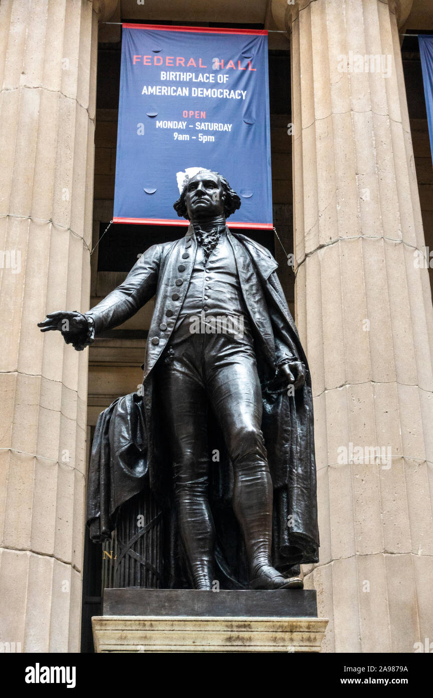 New York City, USA, Washington statue at Federal Hall, Manhattan
