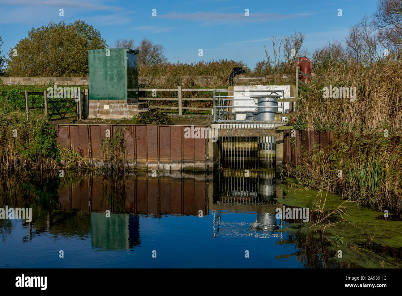 Lowland pumping station used to transfer water between the River Waveney and Carlton Marsh wetland reserve and as a flood prevention scheme Stock Photo