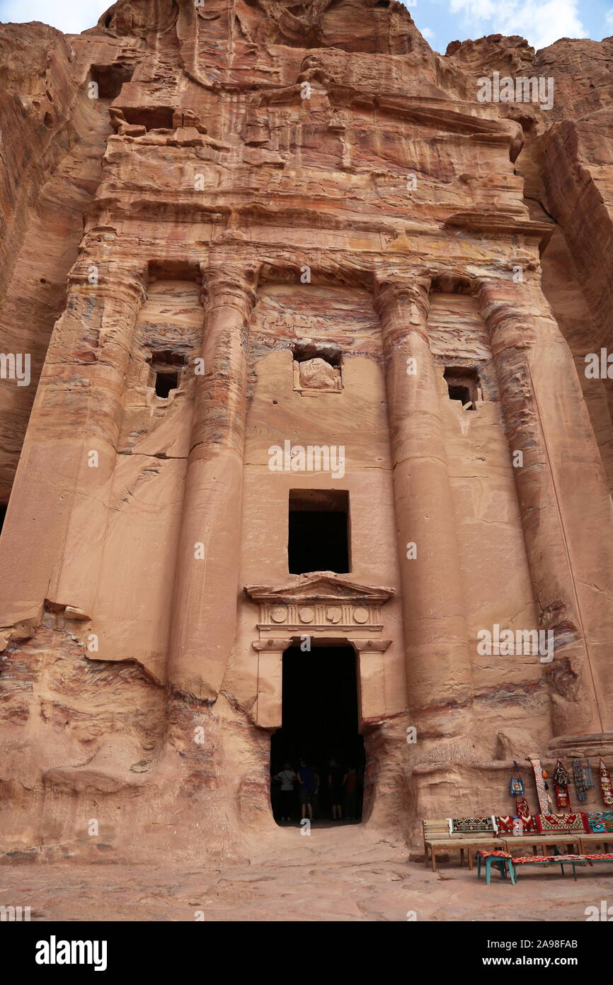 Urn Tomb (Qabr Al Jarrah), Royal Tombs, Treasury Viewpoint Trail, Petra, Wadi Musa, Ma'an Governorate, Jordan, Middle East Stock Photo