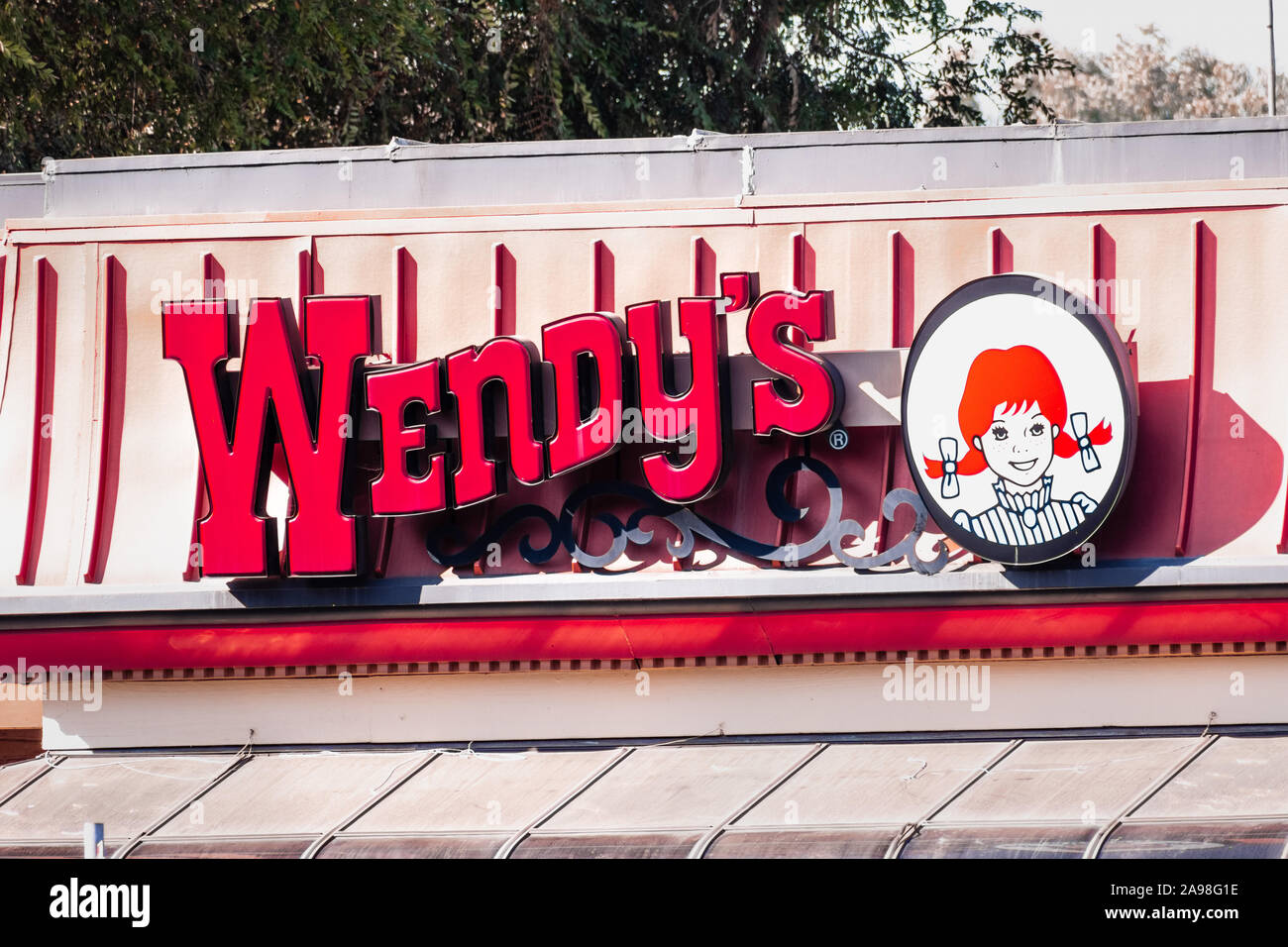 Gorgeous Wendy's To Close Hundreds Of Us Stores Next Year Abstract for Mobile Gorgeous Wendy's To Close Hundreds Of Us Stores Next Year Abstract for Mobile