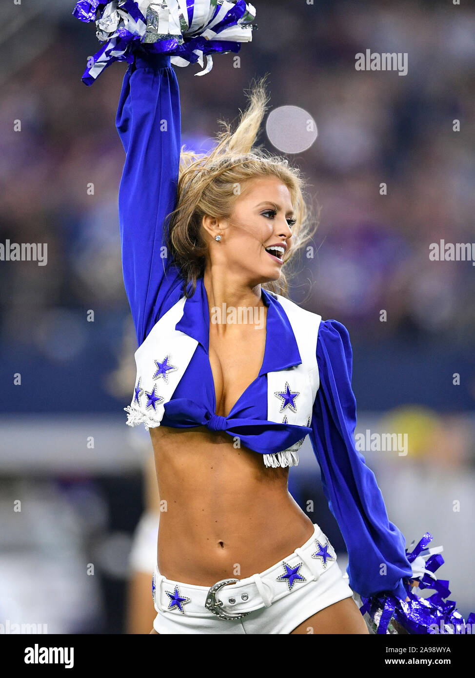 Minnesota vikings cheerleaders hi-res stock photography and images - Alamy