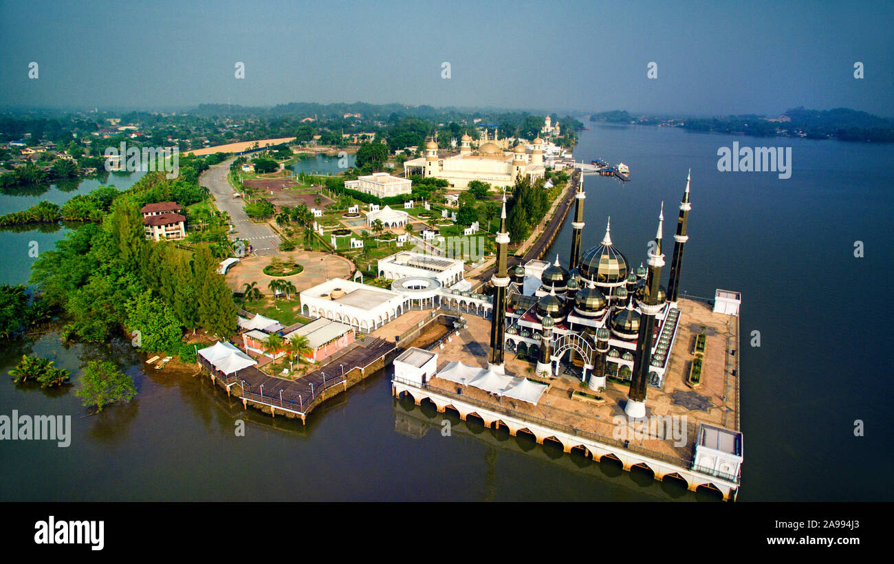 Малайзия сняла. Плавающая мечеть, Куала-Тренгану, Малайзия.. Штат Теренггану Малайзия. Малайзия штат Тренгану природа.