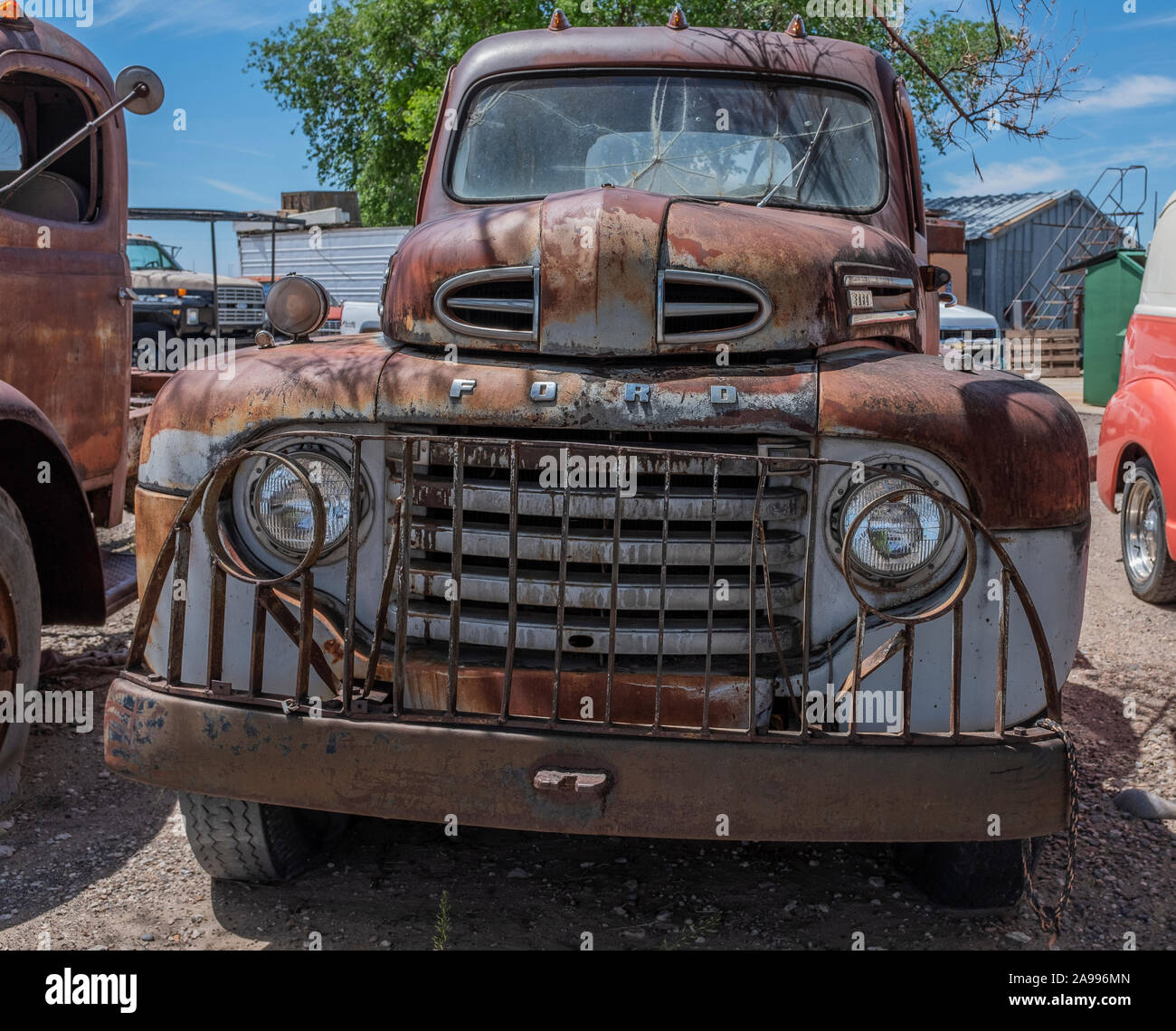 Car salvage yards hires stock photography and images Alamy