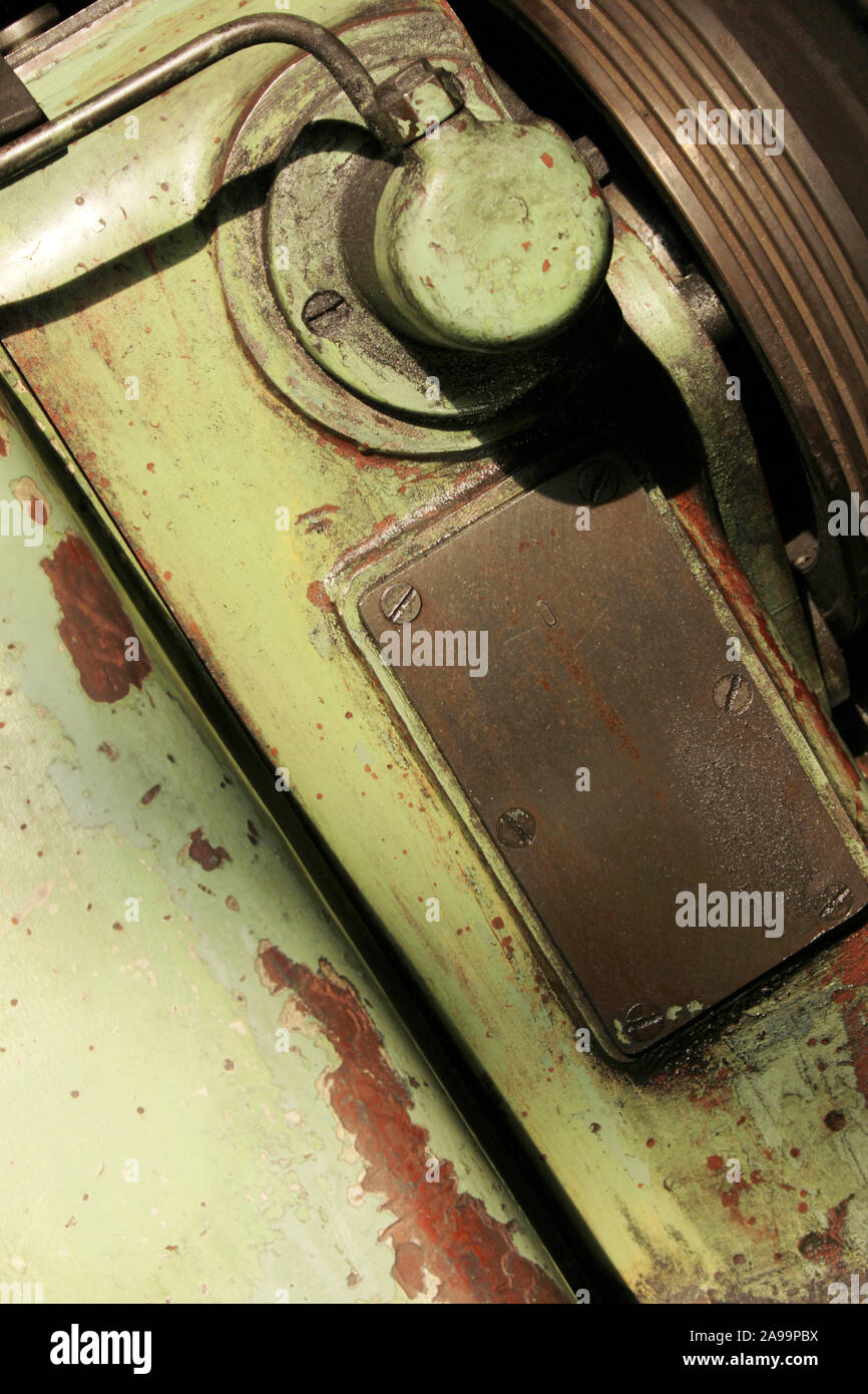 Mechanical industry old machinery lathe Stock Photo - Alamy