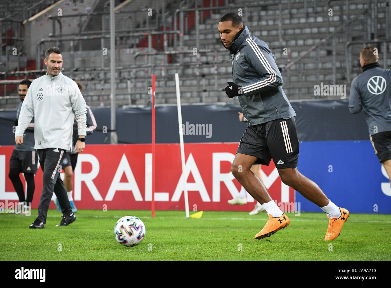 Duesseldorf, Deutschland. 14th Nov, 2019. Toni Kroos (Germany). GES/Fussball /EM qualification: Training of the German national team in Duesseldorf,  14.11.2019 Football/Soccer: European Qualifiers: Training session of the  German national team ...